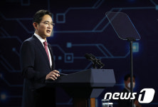 한미 정상 환영하는 이재용 부회장