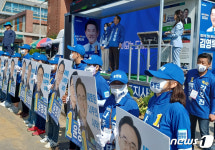 [르포]지방선거 첫 주말유세…나주 남평5일장 유세차량 북새통