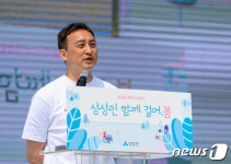 축사하는 이민구 교수