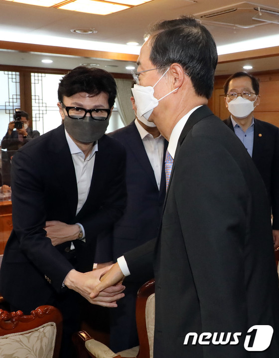 우원식 국회의장, 한동훈과 한덕수에 헌법 위배 행위 중단하라 경고