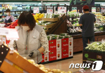 물가 더 뛸 것 같아요…기대인플레 3.3%, 10년래 최고