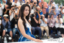 우아안 자태 뽐내는 탕웨이