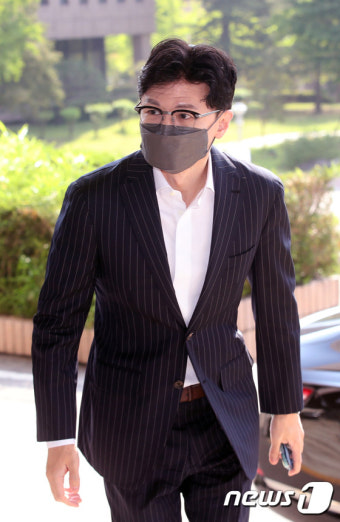 정부과천청사로 출근하는 한동훈 법무장관
