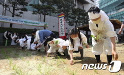 벼도 어린이도 쑥쑥 자라라