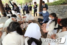 전통 손 모내기 하고 먹는 새참이 꿀맛