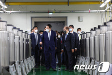 윤 대통령, 오송 바이오뱅크 시찰