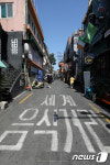 한산한 이태원 세계음식거리…외국인 관광비자 발급 재개 기대감