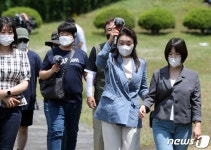 [르포]귀로 들으니 제주가 보였다…시각장애인들의 특별한 여행