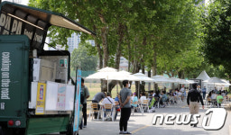 용산공원 시범개방 첫 주말, 나들이 나선 시민들