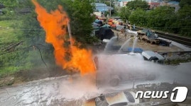 포천서 LPG탱크로리 불, 2시간 만에 진화…인명피해 없어