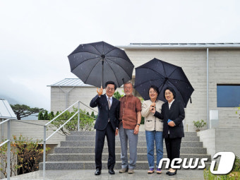 김동연 경기도지사, 문재인 전 대통령과 탄핵 정국 위기 극복 방안 논의