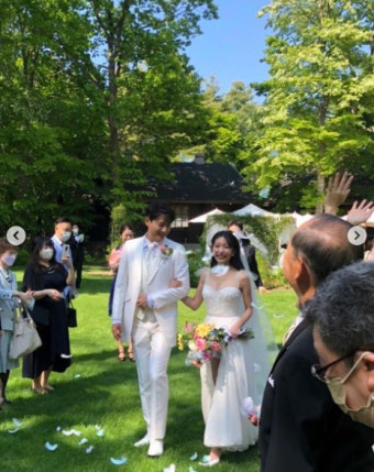 이지훈아야네, 日서 화려한 숲속 결혼식…