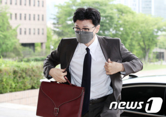 출근하는 한동훈 법무부 장관