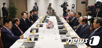 尹, 국민의힘 상임고문단 초청 오찬 간담회