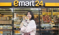 전국 이마트24, 반려견 등록 센터로 거듭난다