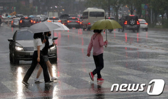 서울 장마 시작 '호우주의보'