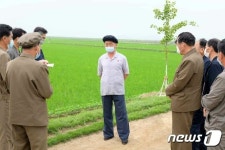 황해남도 사업 현지 점검하는 북한 김덕훈 내각총리