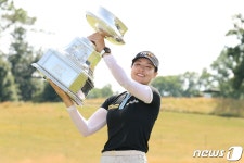 무너지지 않은 전인지, 뒷심으로 지켜낸 우승…LPGA 통산 4승 달성