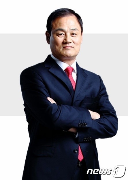 2026년 용인FC, 최윤겸 감독 선임 발표