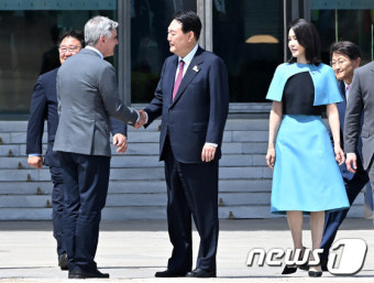 3박5일 첫 순방일정 마친 윤 대통령