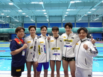 한국 수영 청신호… 황선우 만큼 빛난 남자 계영대표팀 끈끈한 팀워크
