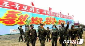 북한 연포온실농장 건설 현장…당의 숙원 실현하자