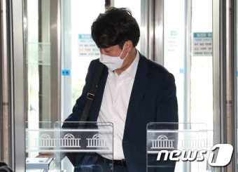 국회 도착한 이준석 대표