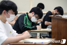 집중하는 고3 수험생들