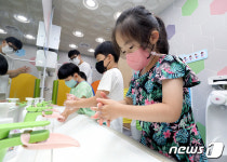 코로나19 예방 위해 꼼꼼히 손씻어요