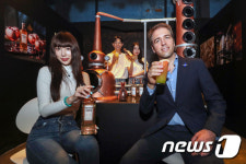 디자인 앱솔(Design ABSOL) | '앱솔루트 홈(ABSOLUT HOME)' 팝업스토어로 초대합니다