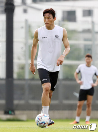 김승규, 오늘은 수비형 미드필더