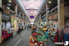 폭염 속 청주 육거리시장…손님 3분의 1로 뚝