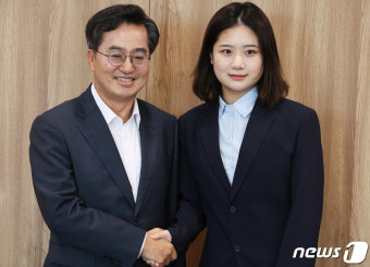 이재명 대표와 김동연 지사, 지역 발전과 당내 분위기 안정화를 위한 소통
