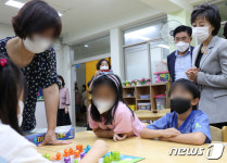 돌봄교실 찾은 박순애 부총리