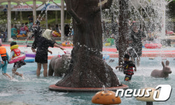 3년 만에 다시 개장한 야외물놀이장