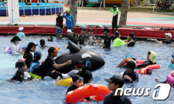 3년 만에 다시 개장한 야외물놀이장