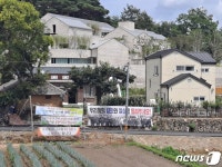 보수든 진보든 제발 아무도 안왔으면…평산마을 주민들 한숨