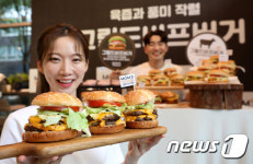 맘스터치, 비프버거 시장 출사표…연내 450개점 판매 목표