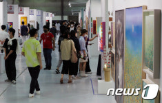 MZ세대 관람객으로 붐비는 어반브레이크