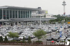 [뉴스1 PICK] 본격 여름 휴가 시작… 국내외로 떠나는 여행객들