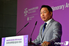 바이든, 내일 최태원 SK회장과 화상 면담…백악관 