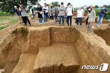 웅장한 크기의 파주 육계토성