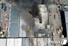 인천 서구 자동차부품 공장 화재…50명 대피 '확산중'(종합)