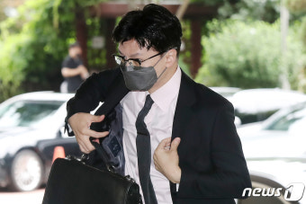 정부서울청사 도착한 한동훈 법무부 장관