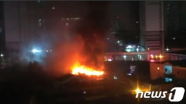 대구 동대구시장 인근 식자재마트 화재…인명피해 없어