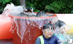 다음주 초까지 찜통더위…토요일 소나기도 더위 못 식혀