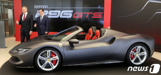 페라리 296 GTS 국내 출시