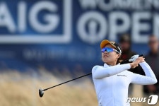 그랜드 슬램 도전 전인지, AIG 여자 오픈 2R서 단독선두 도약(종합)