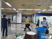 이수역 상황 살펴보는 오세훈 서울시장