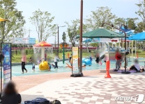 부산 물놀이장 집단 피부 질환 원인규명 난항…피해 보상 늦어질듯